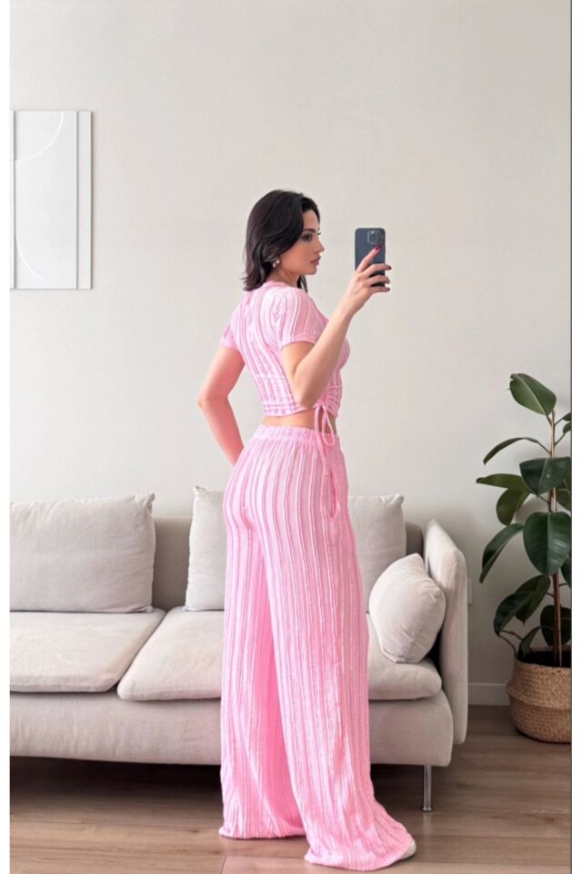 Bisiklet Yaka Bluz ve Fırfır Detaylı Gagari Takım S - Pembe