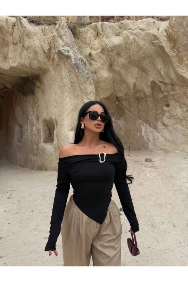 Madonna Yaka Toka Detaylı Bluz L - Siyah