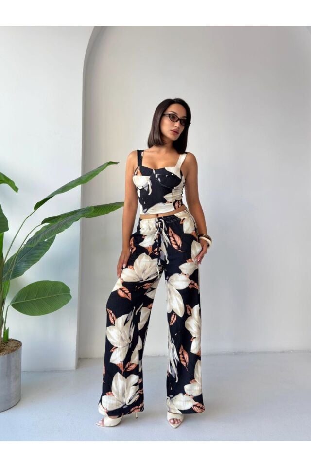 Magnolia Desenli Crop ve Pantolon Takım M - Siyah