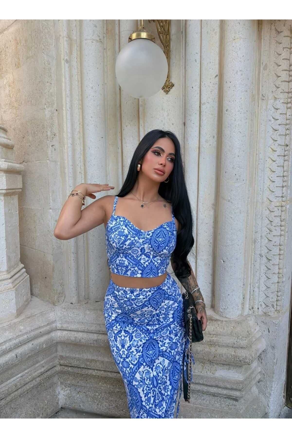 Çini Desenli Crop ve Yırtmaçlı Etek Takım M - Mavi
