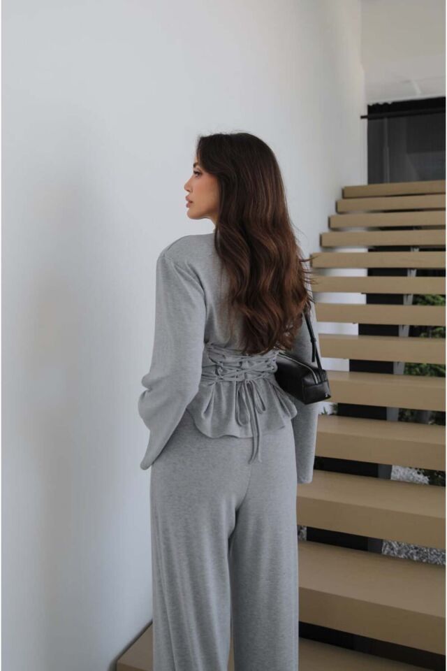 Bel Bağlamalı Büzgülü Bluz ve Bol Paça Pantolon Takım